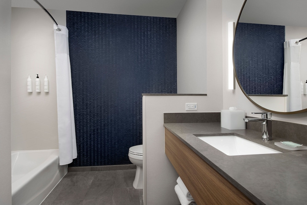 Room, King Bed, Accessible, Fairfield Inn & Suites by Marriott Boise West 3/4