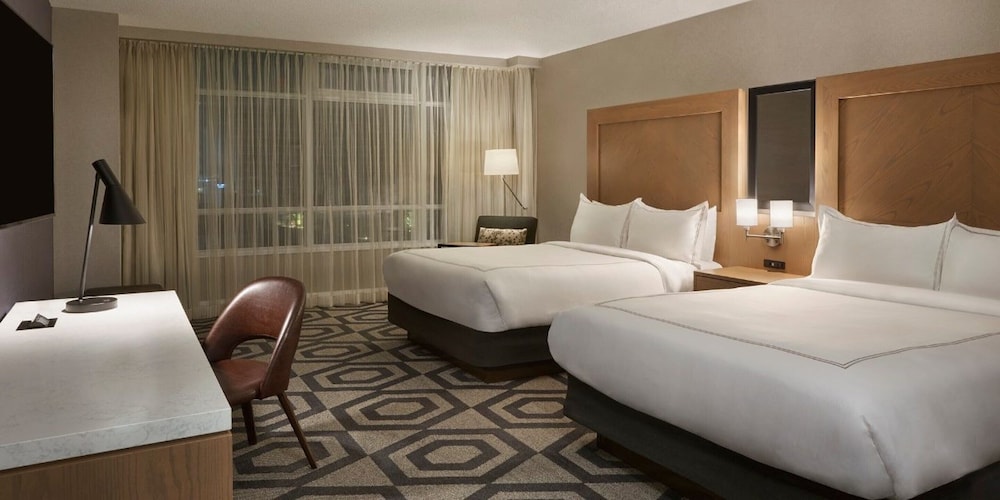 Deluxe, 2 Double Beds, Downtown View, Augustus Tower