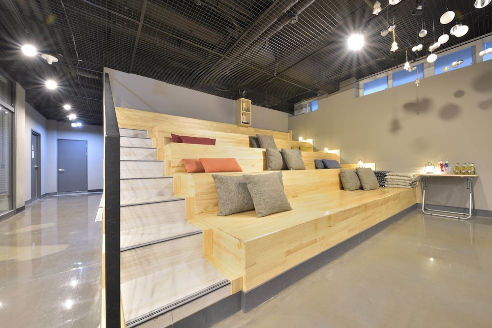 With U Hotel & Guesthouse 8/50