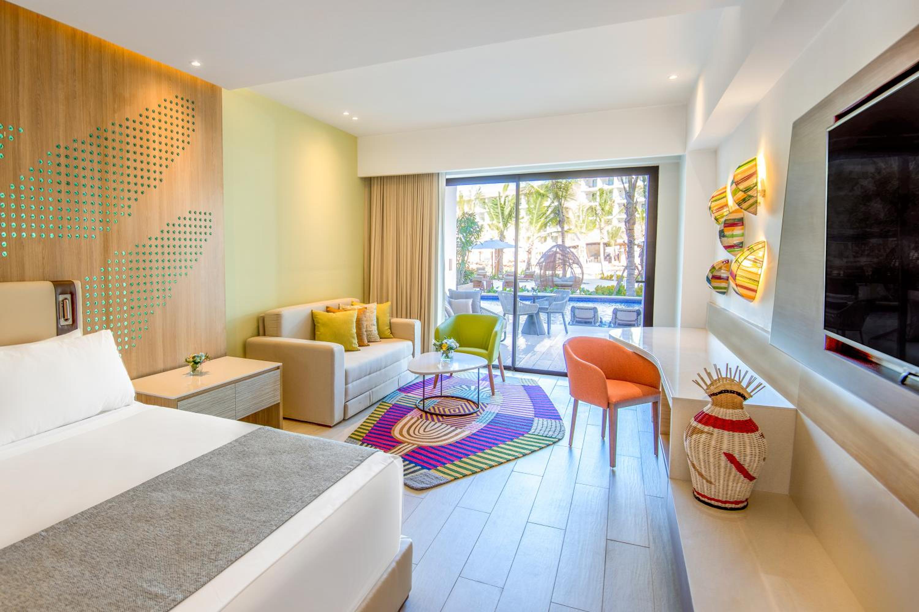 Swim Up, Club, Junior Suite, King Bed, Adult Only