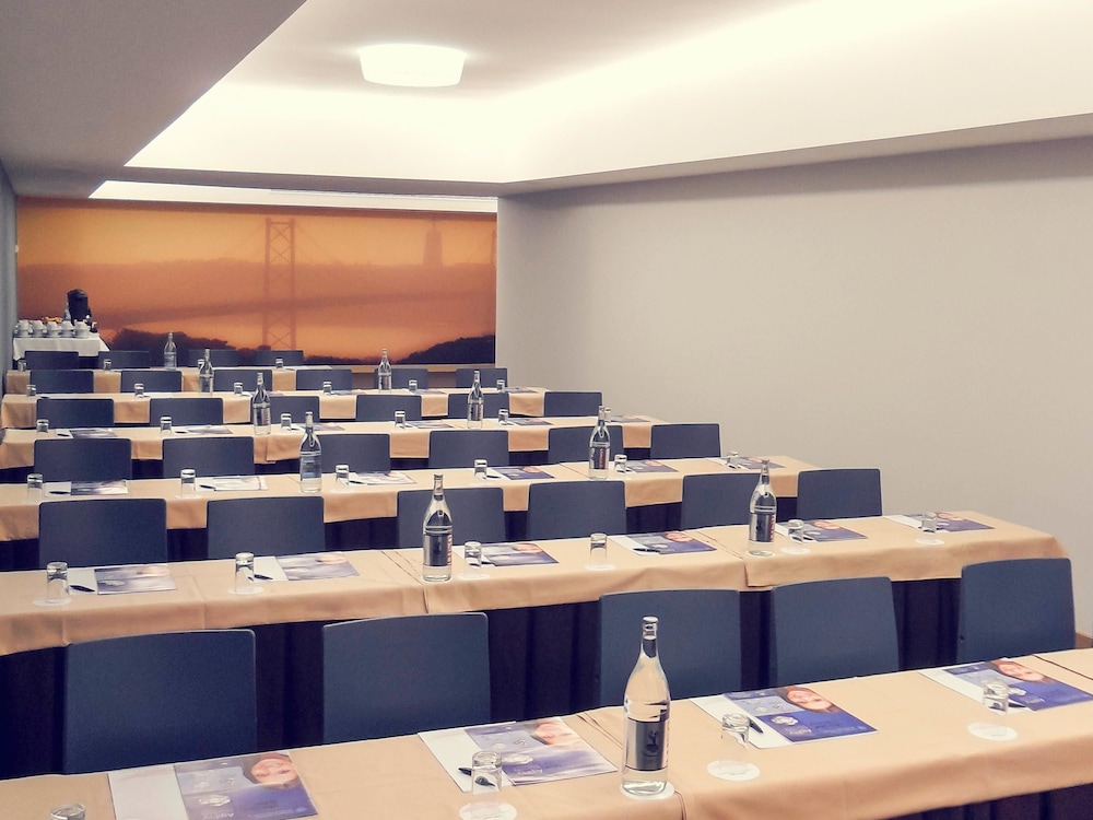 Mercure Lisboa Almada 35/50