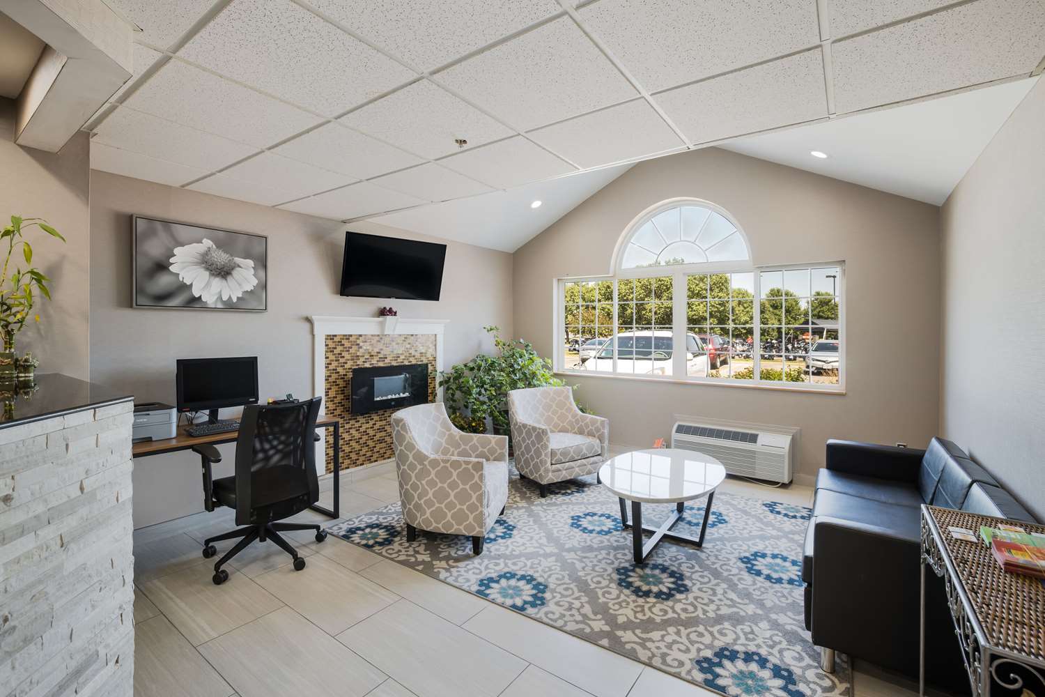 Sonesta Essential Hotel & Suites Kansas City - Blue Springs 12/15
