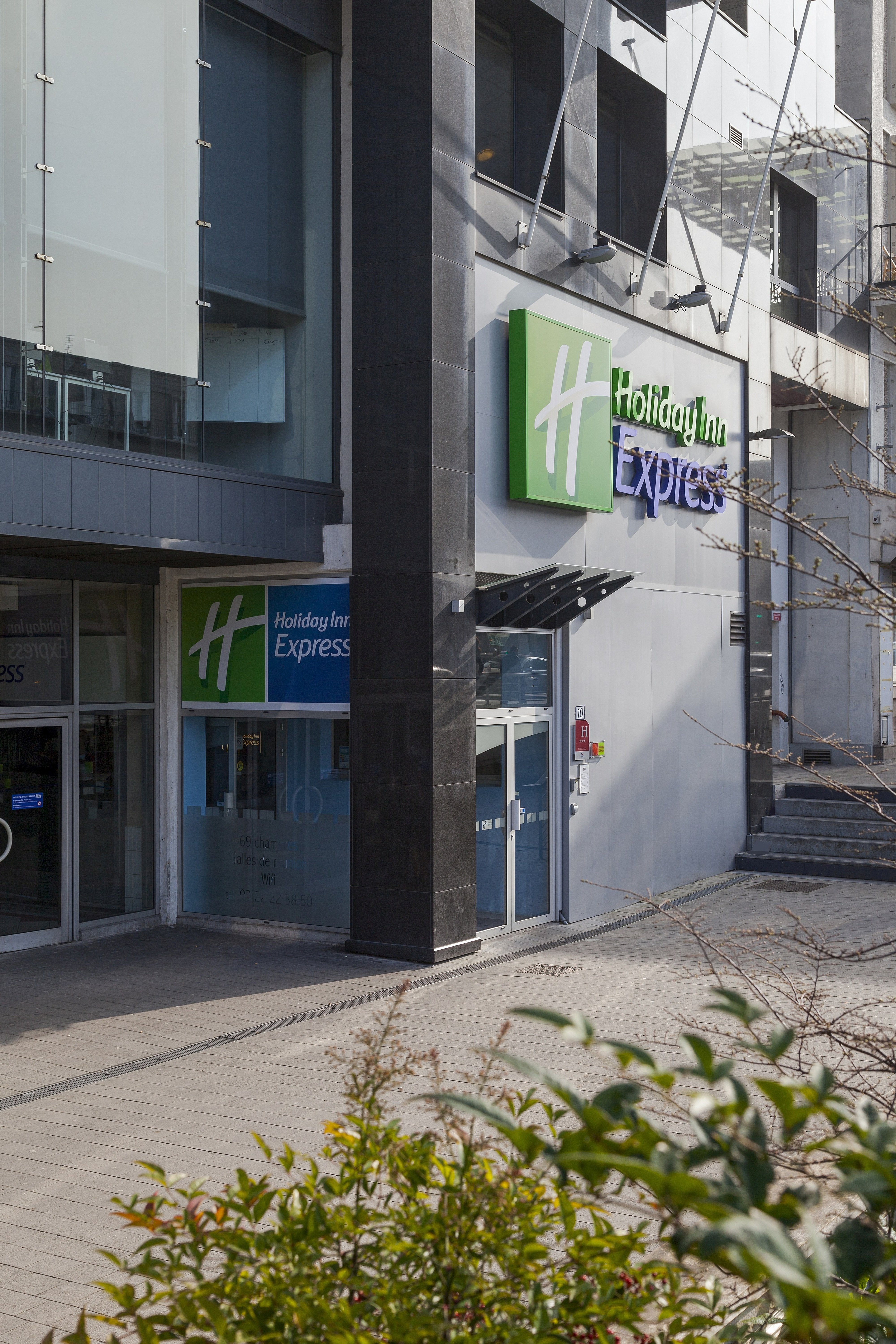 HOLIDAY INN EXPRESS AMIENS 63/73