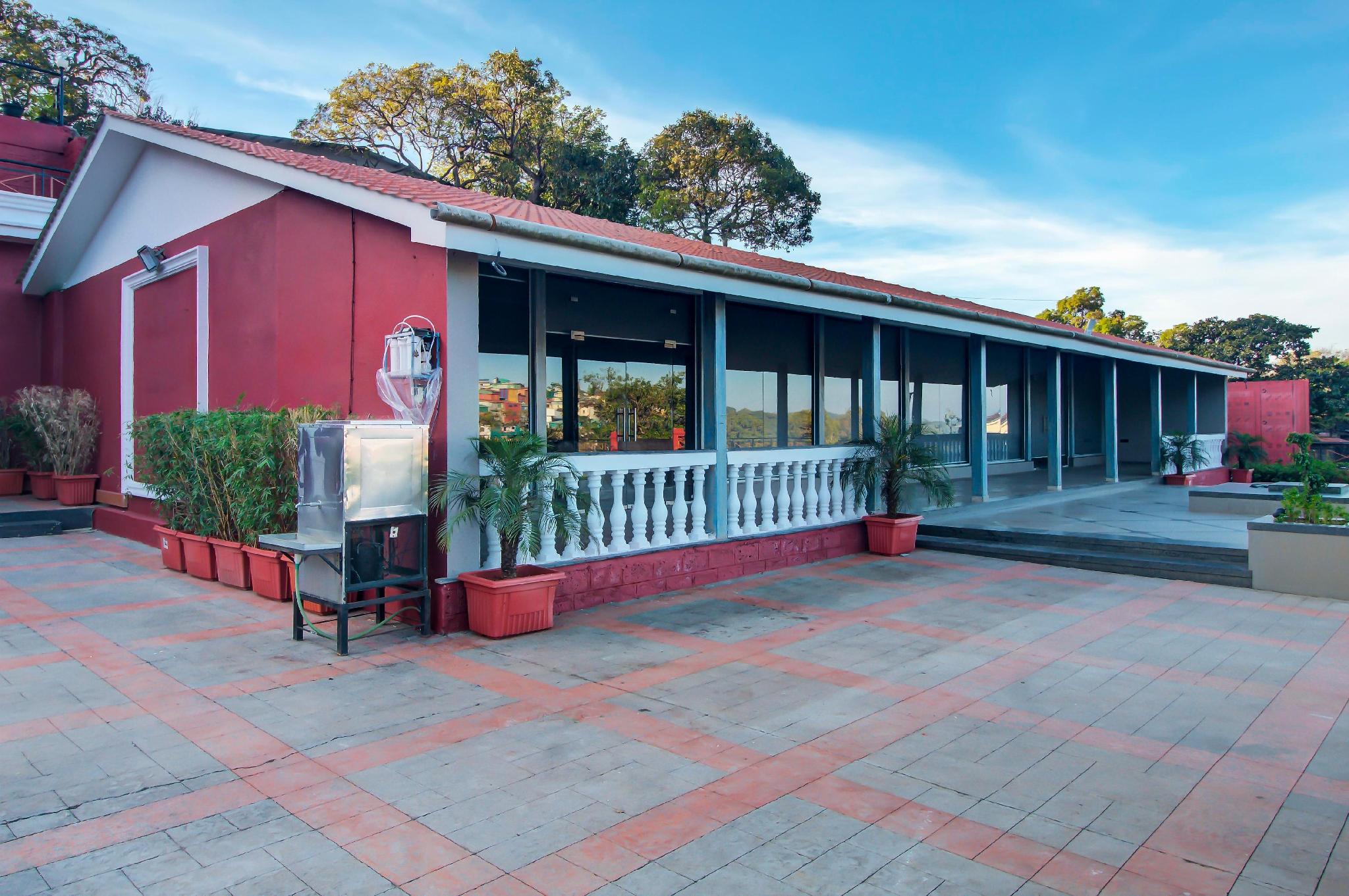 BHARAT HOTEL 10/47