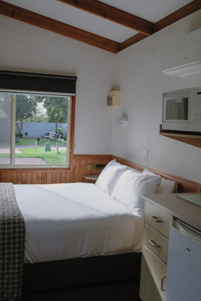 1 Bedroom, Cabin, 1 Double and 3 Single Beds