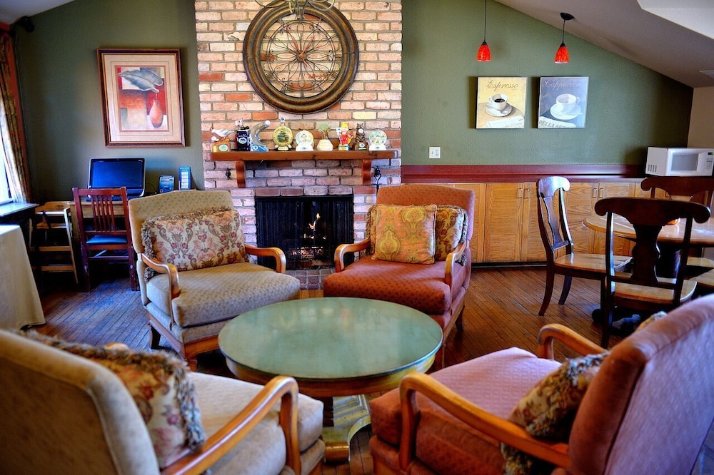 Pacific Gardens Inn 50/64