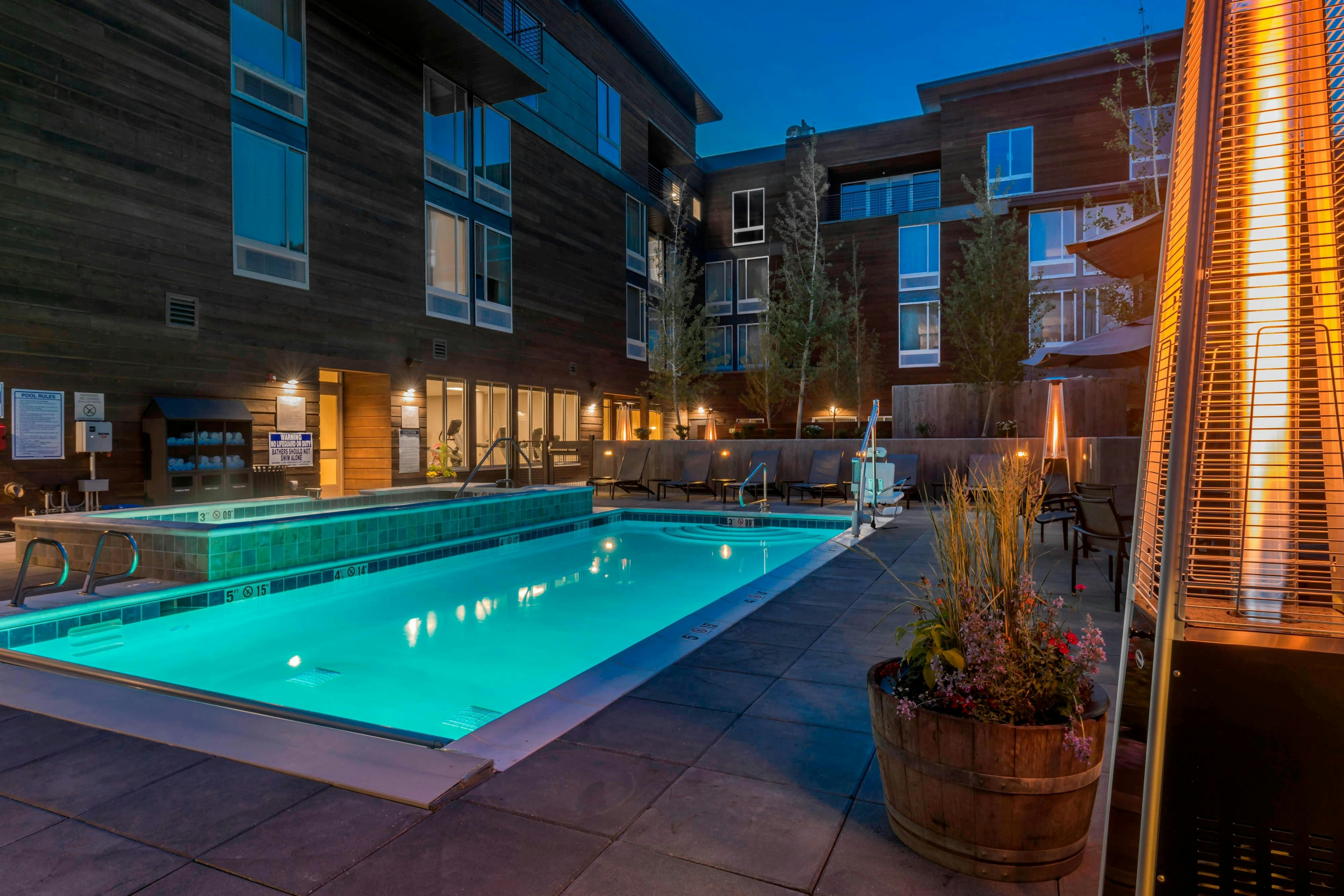 SPRINGHILL SUITES JACKSON HOLE 4/6