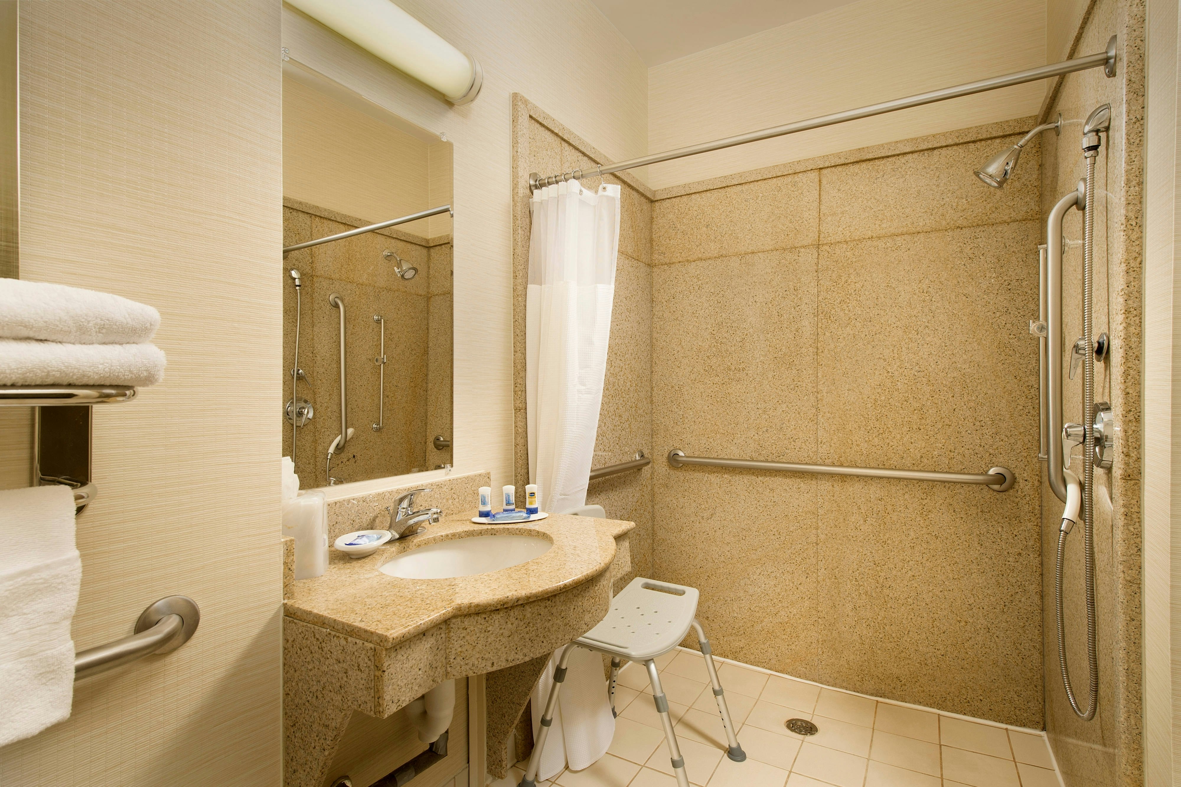 Fairfield Inn & Suites By Marriott Marshall 14/14