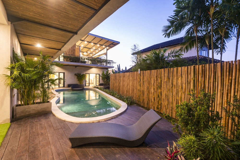 Canggu Dream Studios and Villas 42/48