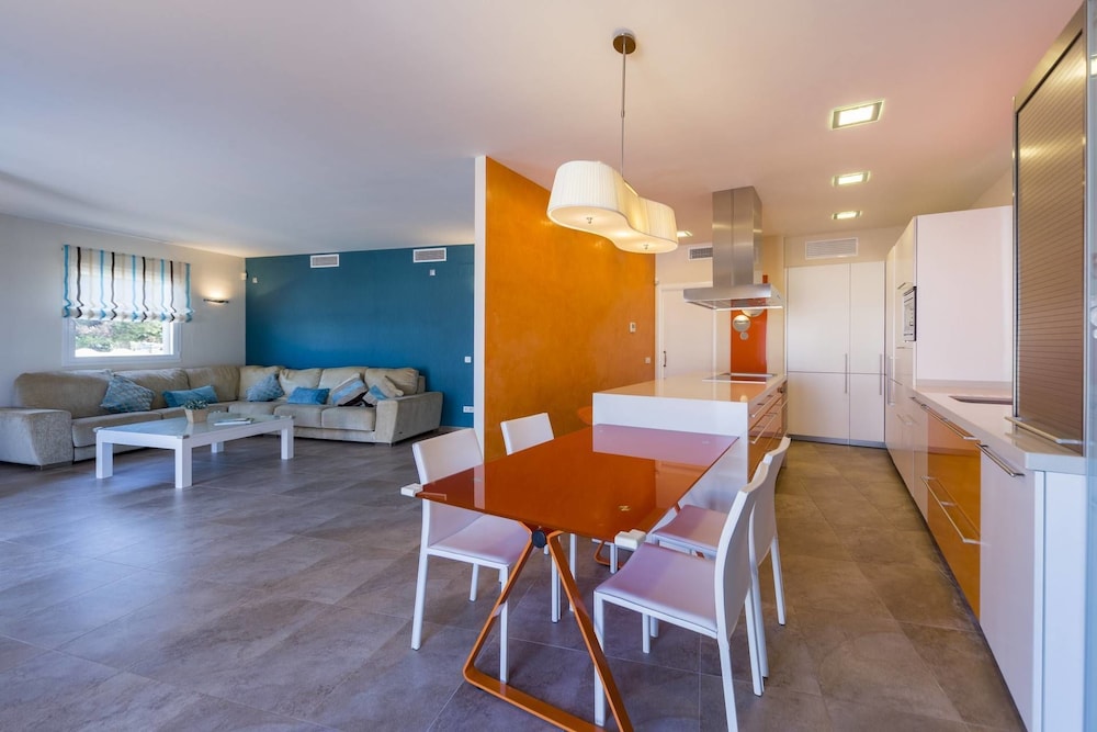 VILLAS DEL LAGO 59/67