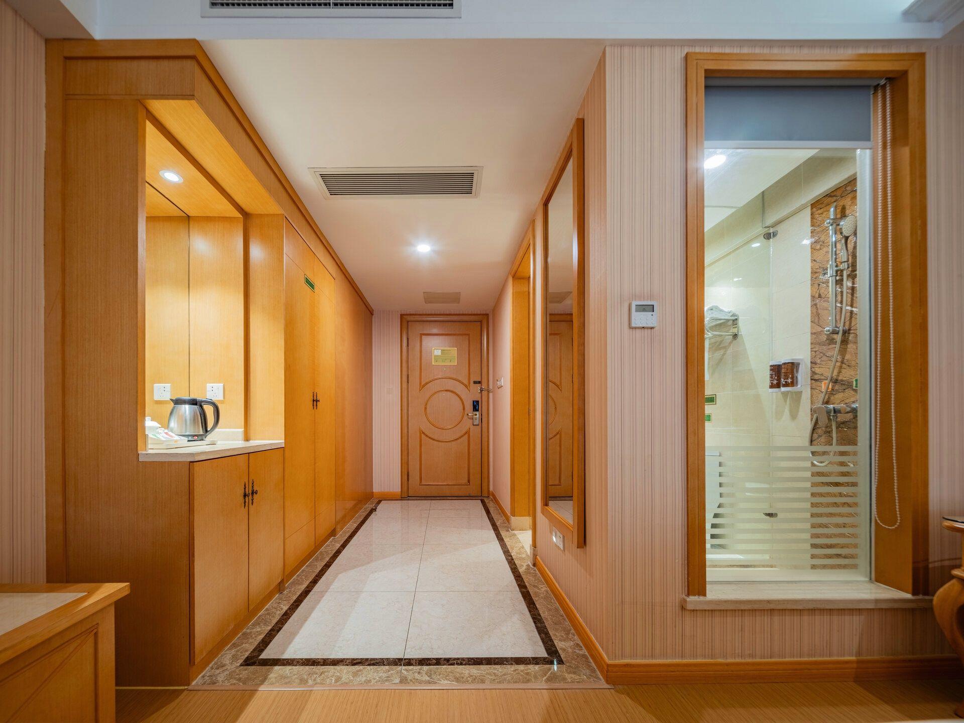 Vienna Hotel (Chengdu Dafeng Metro Station) 37/46