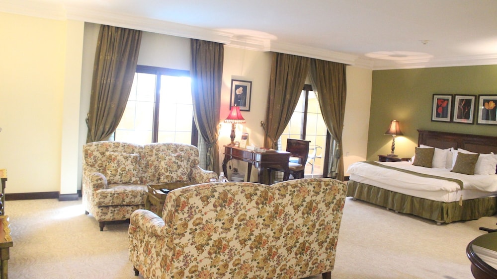 The Convention Center Royal Suites Hotel 38/50