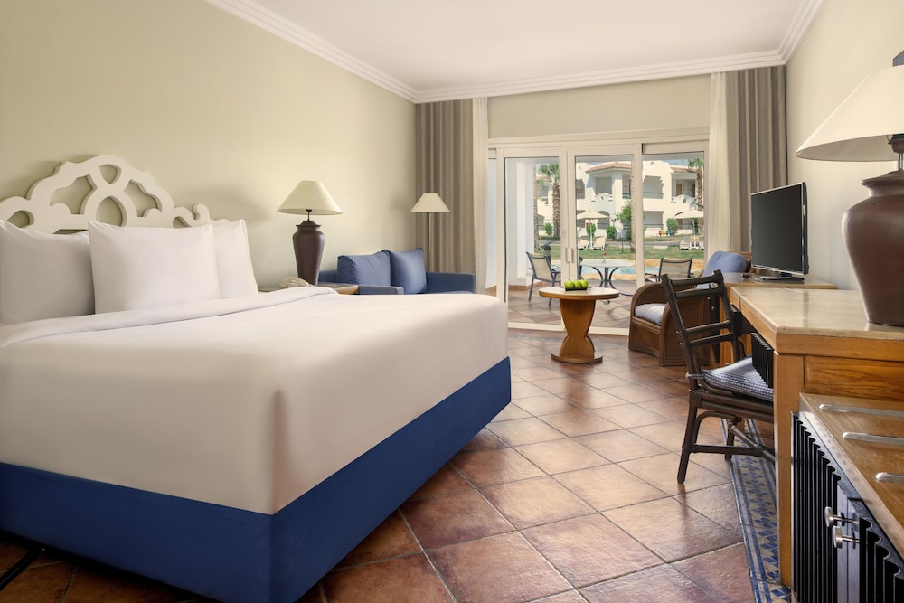 SUPERIOR, DOUBLE OR TWIN BED, POOL VIEW