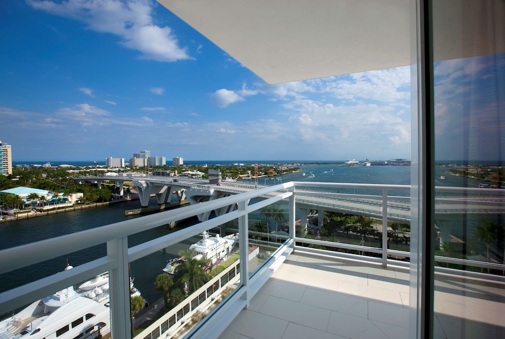 Hilton Fort Lauderdale Marina Hotel 8/74