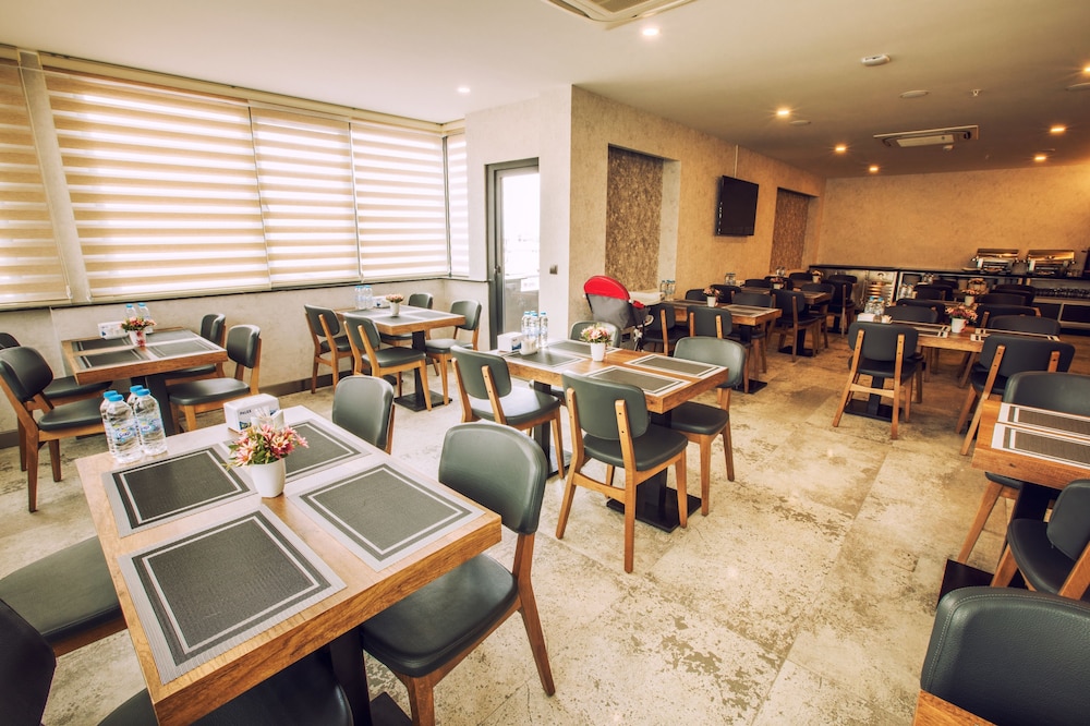 Life Point Hotel 59/67