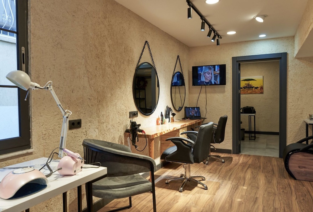 Azuu Boutique Hotel 67/76