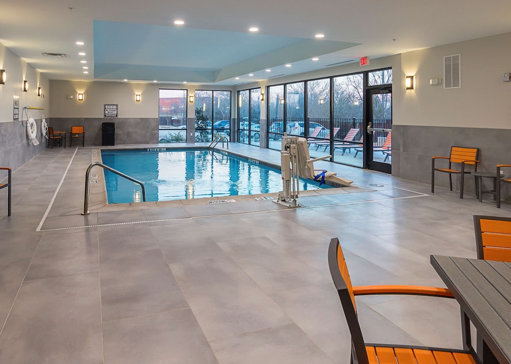 Hampton Inn & Suites Colleyville DFW Airport West 28/50