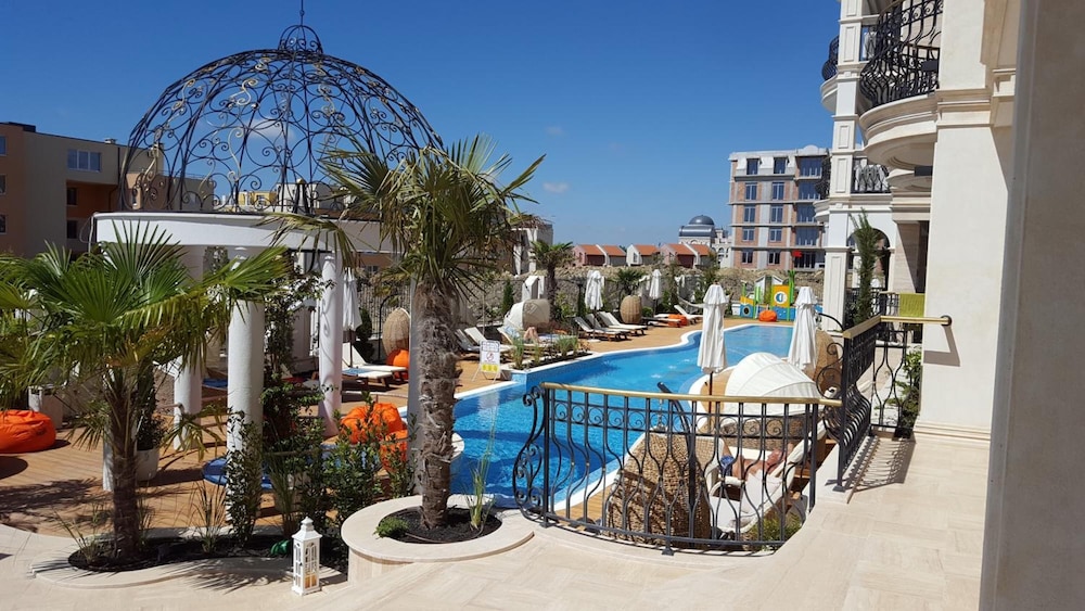 Harmony Suites 10 29/42
