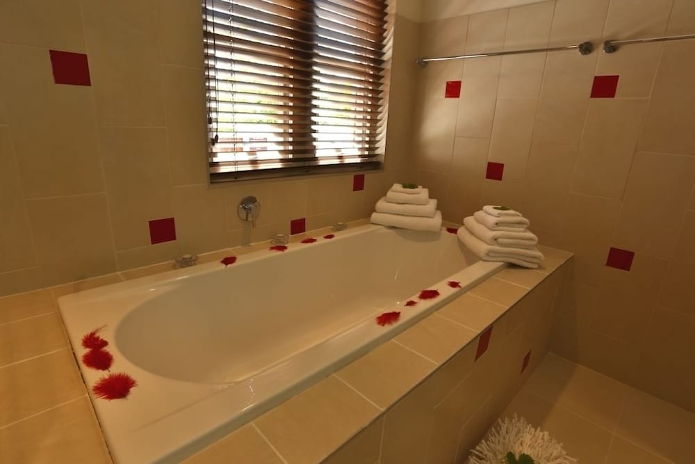L Avenir Country Lodge 13/25