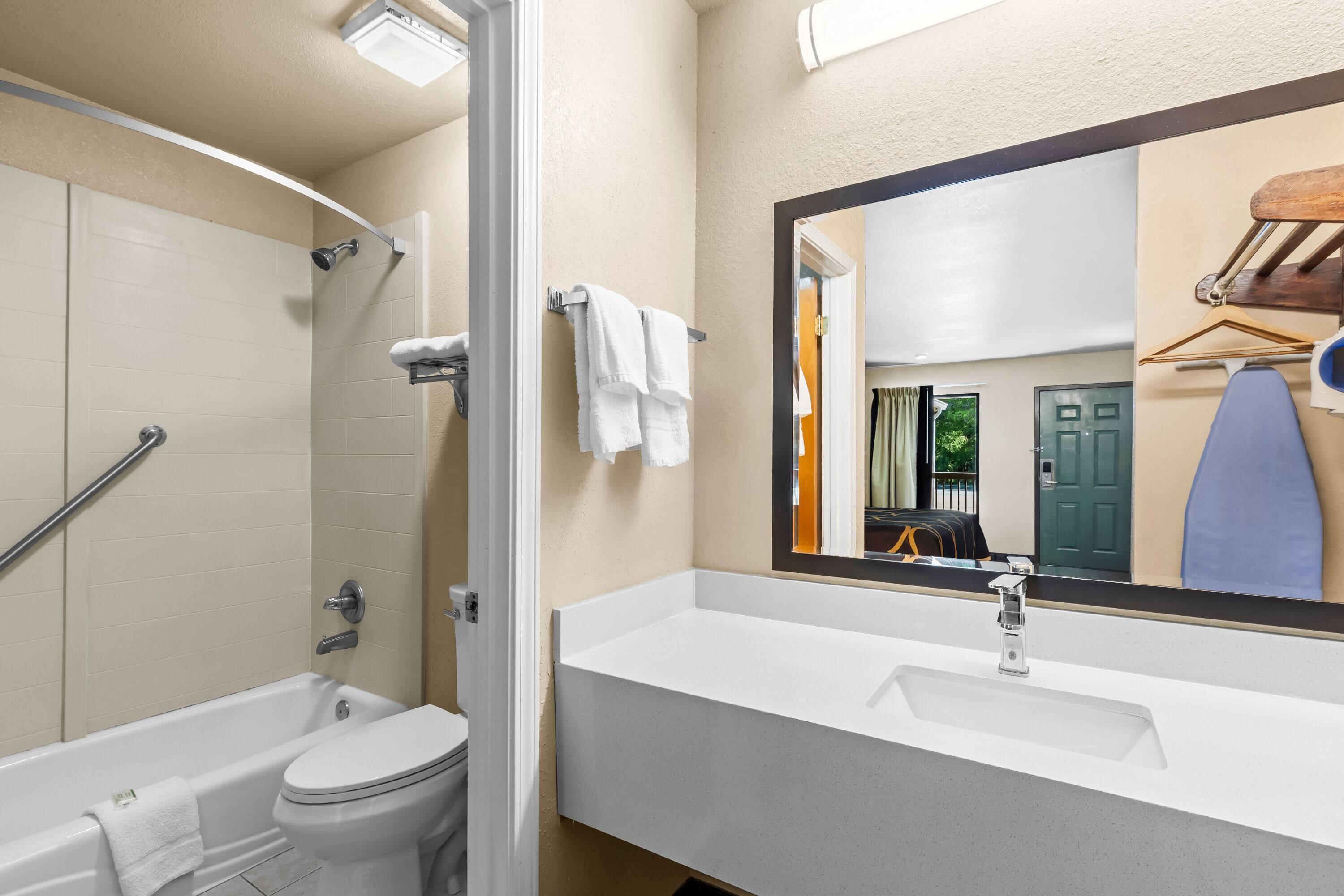 Room, King Bed, Super 8 by Wyndham Acworth/Atlanta Area GA 7/7