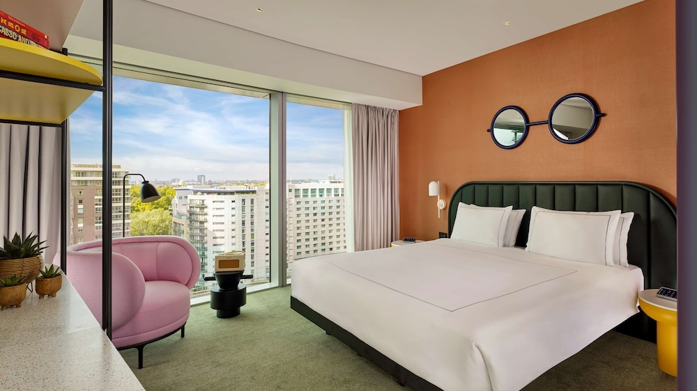 Art otel London Battersea power station powered by Radisson Hotels 11/48