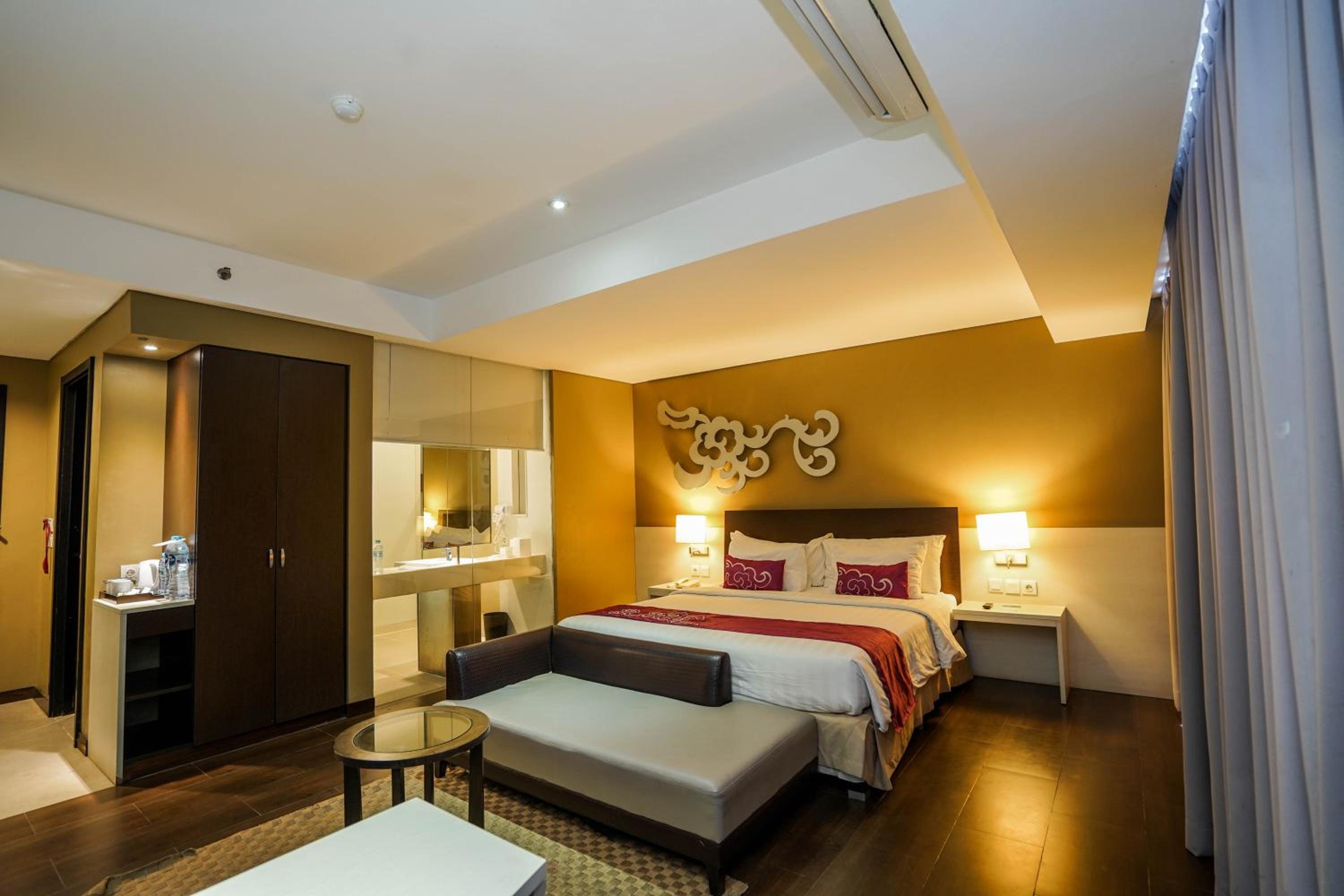 Soll Marina Hotel And Conference Center Bangka 18/47