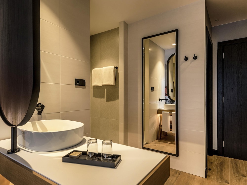 Mercure Lugo Center 59/66