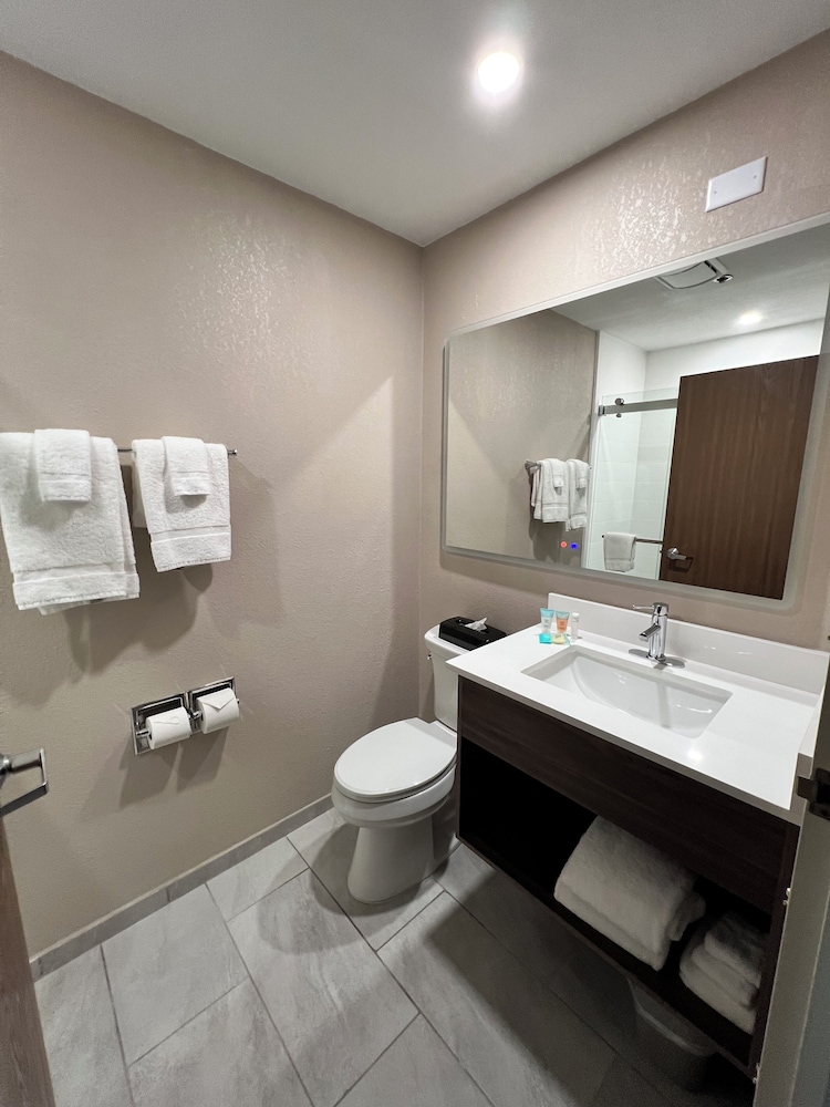 North Country Inn & Suite 41/44