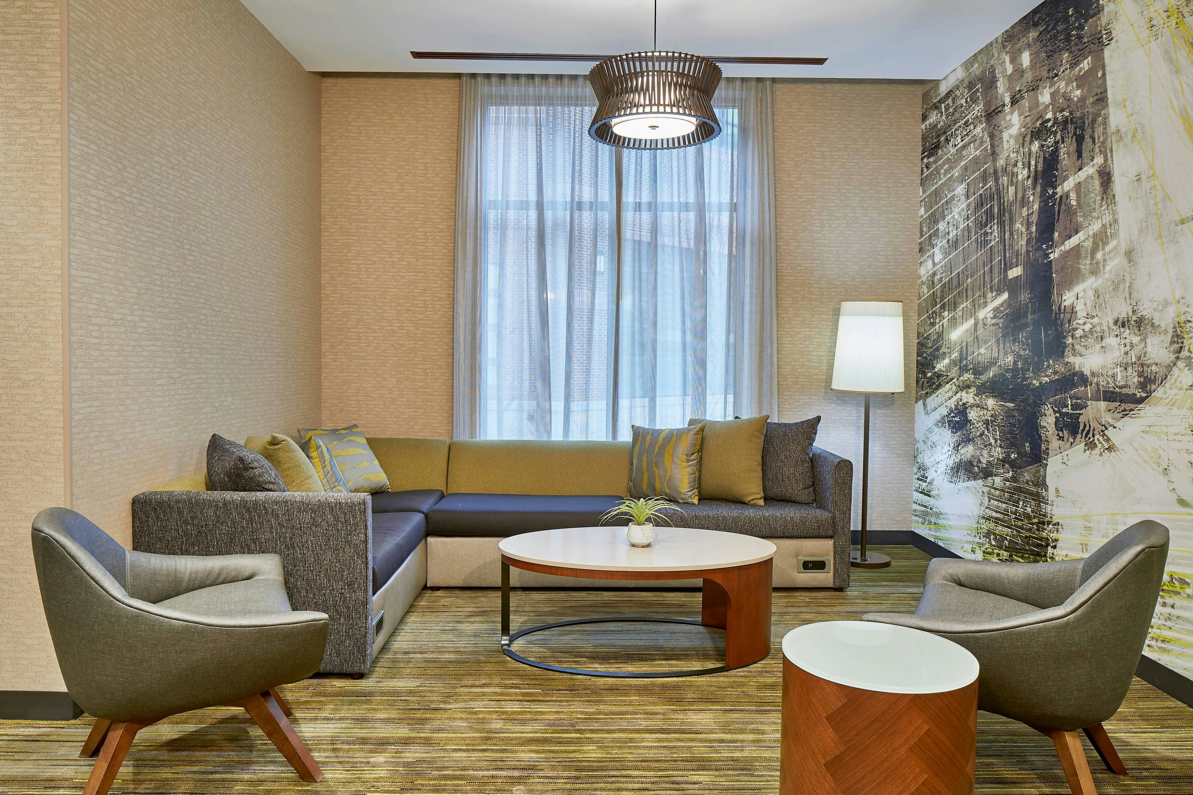 Courtyard by Marriott Baltimore Downtown/McHenry Row 32/55