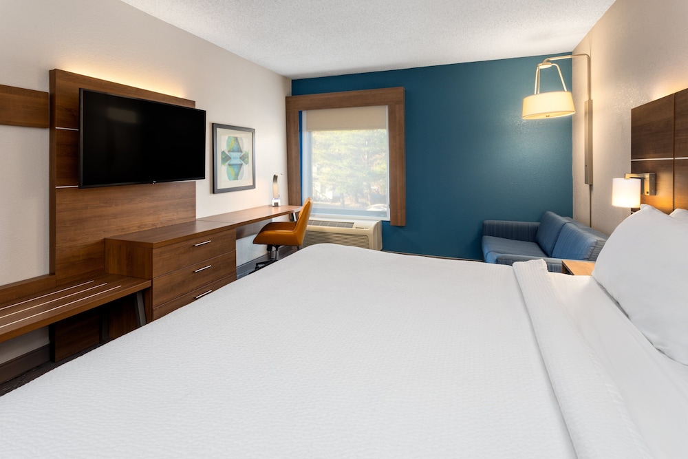 Holiday Inn Express New Albany - Louisville NW 18/50