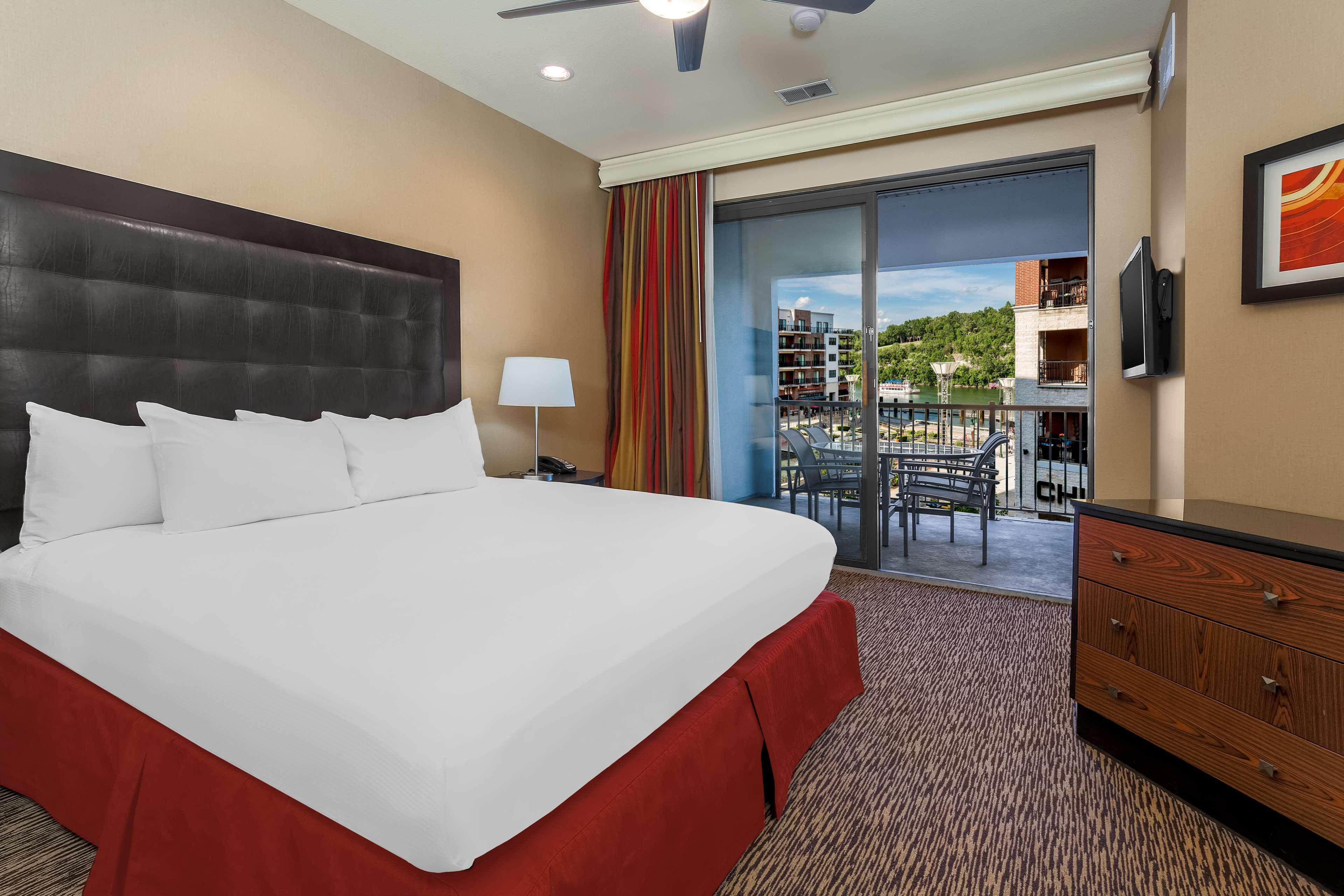 1 BEDROOM, CONDO, KING BED