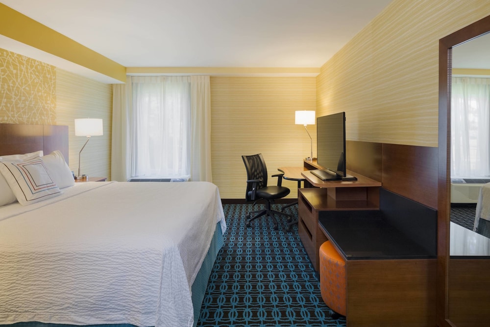 Fairfield Inn Suites By Marriott Paramus 11/47
