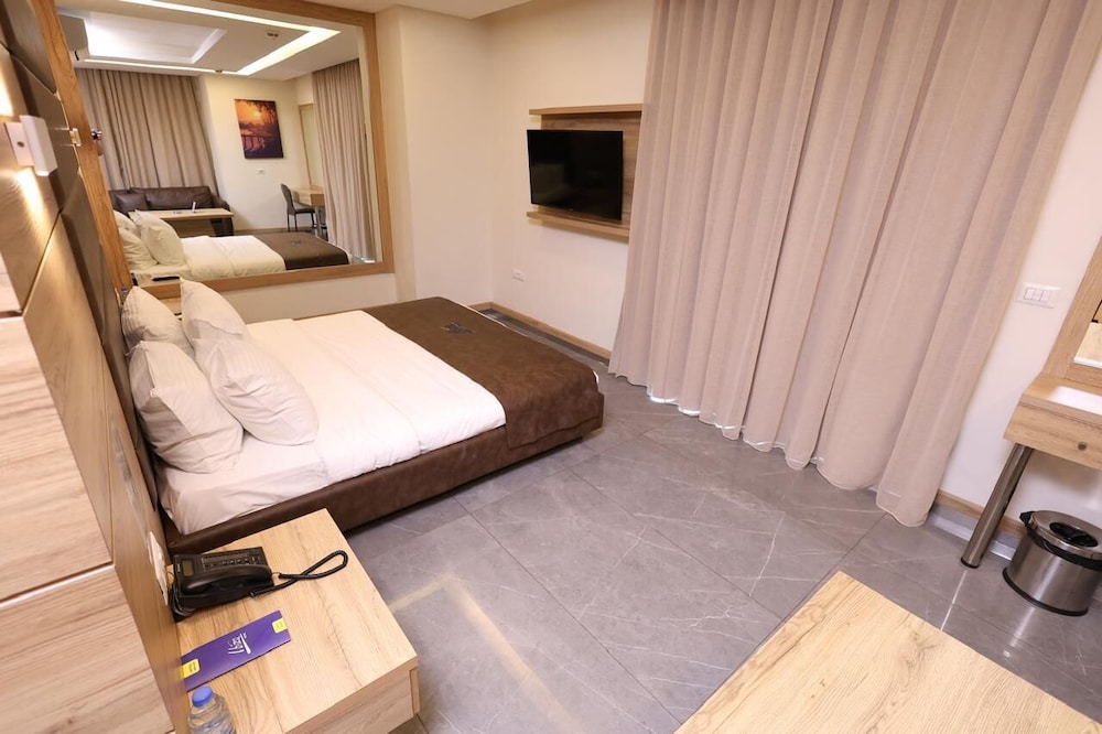 Ibiza hotel 12/50