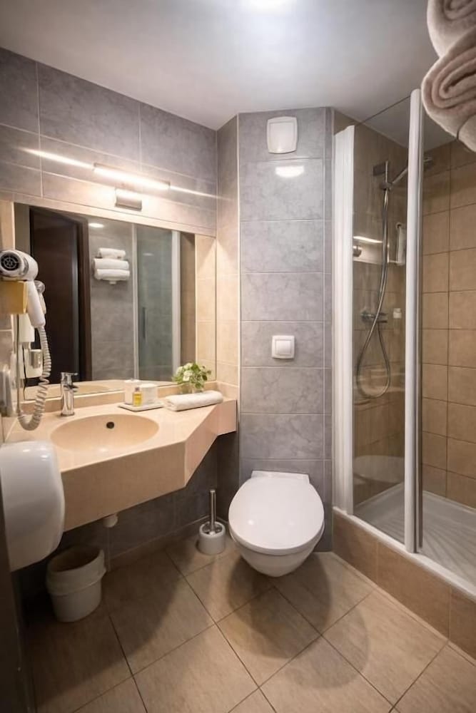 The Originals City Hotel Macon Sud 58/60