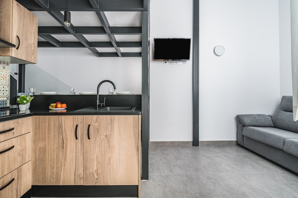 Open Sea Suites 7/47