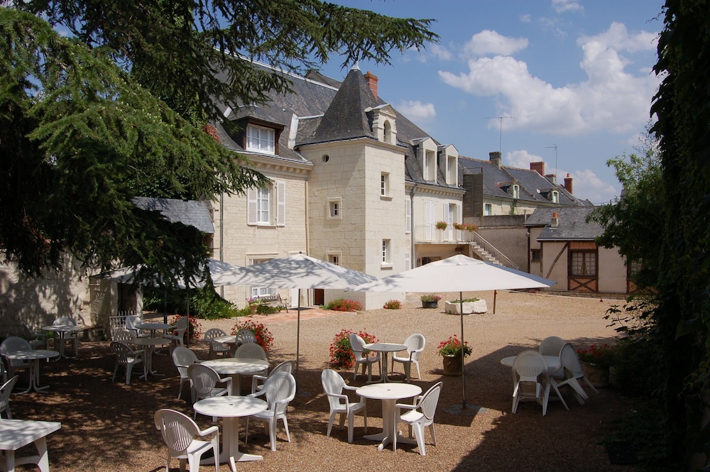 MANOIR DE LA GIRAUDIERE 38/42
