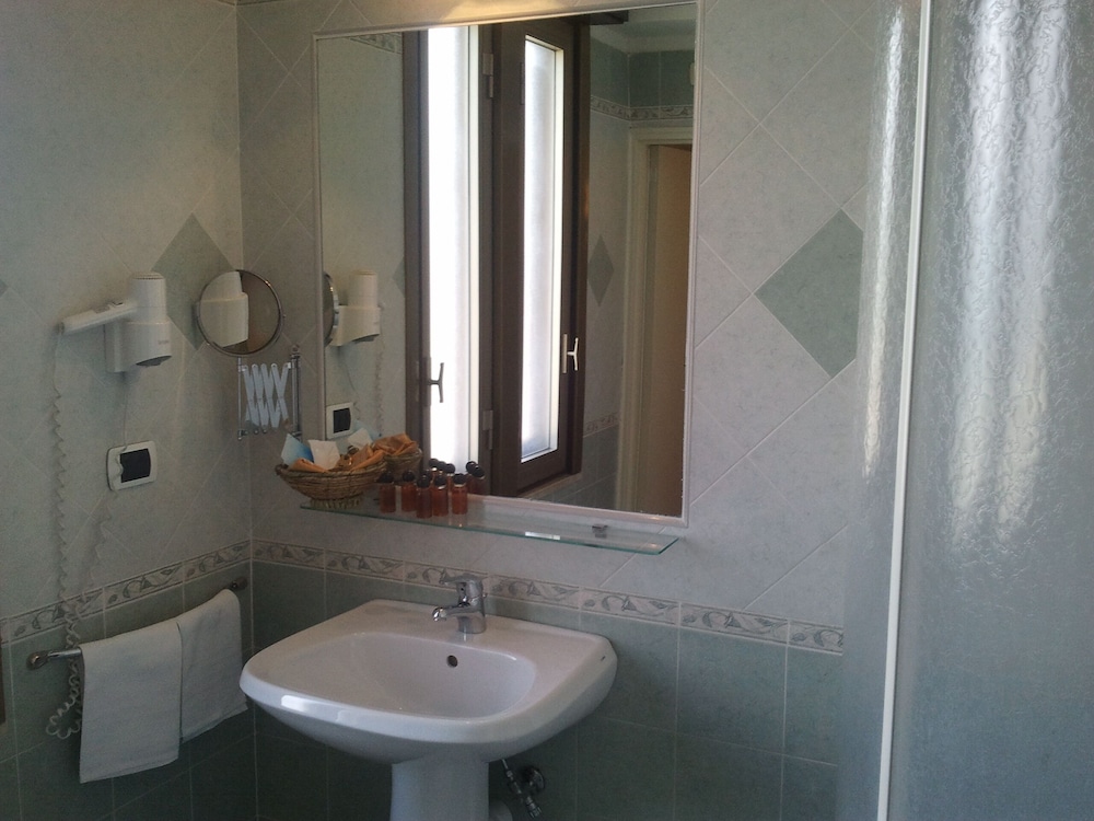 Jonic Hotel Mazzaro' 53/56