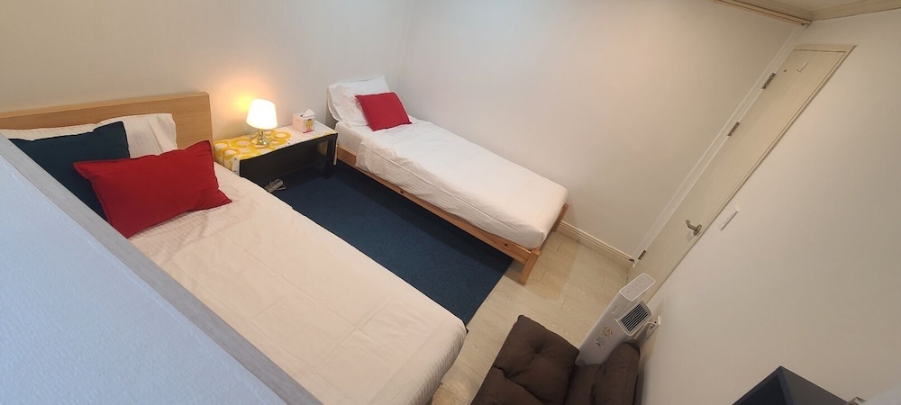 PRIVATE, 2 ROOMS, HOUSE