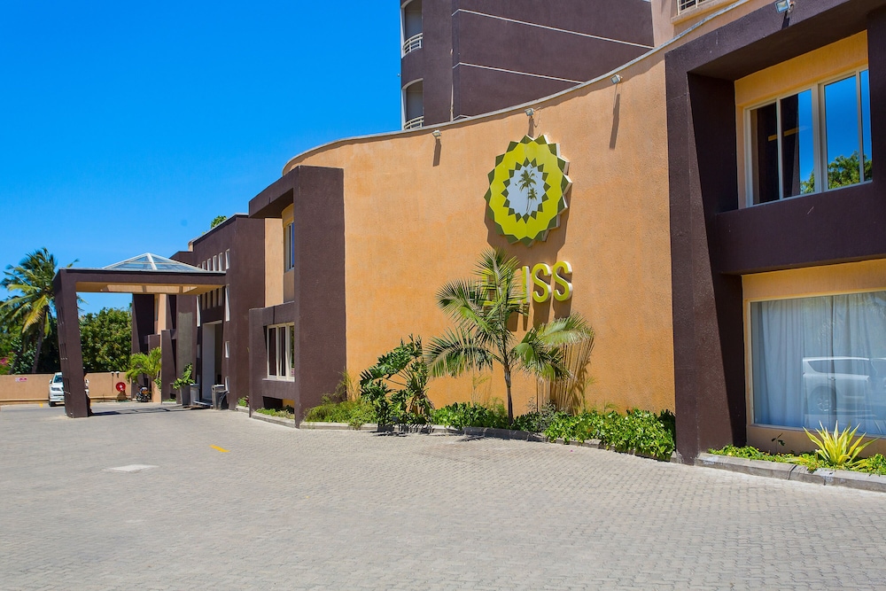 Bliss Resort 4/50
