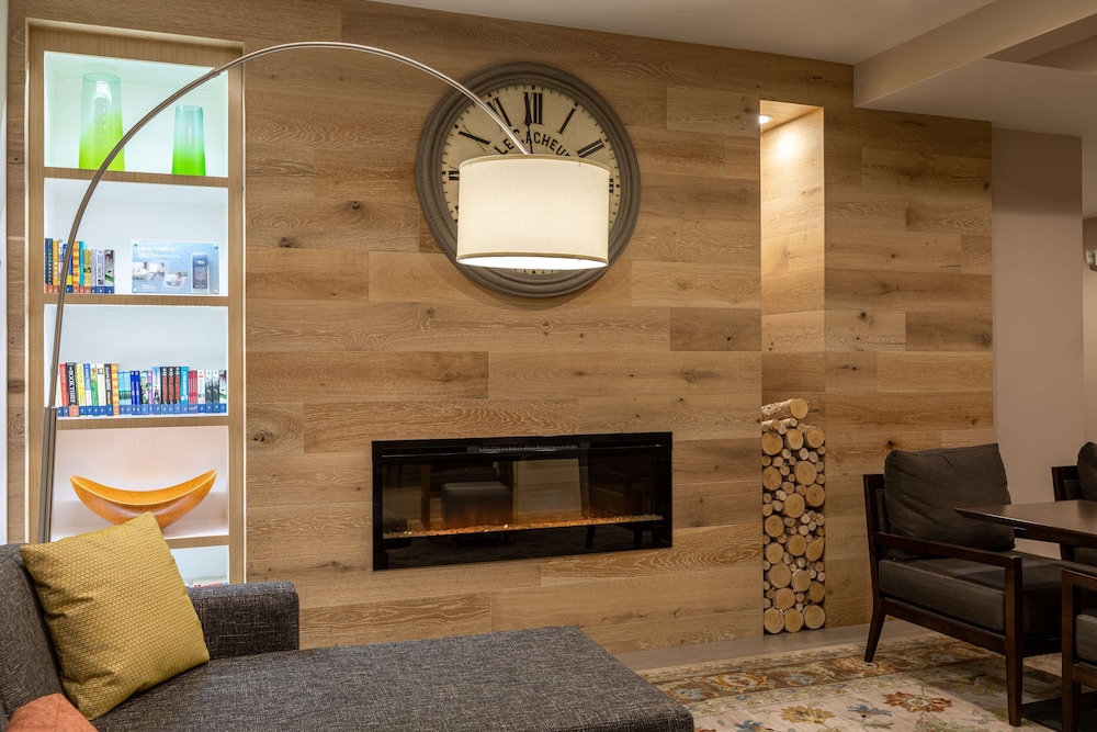 Country Inn & Suites By Radisson, Anderson, SC 22/34