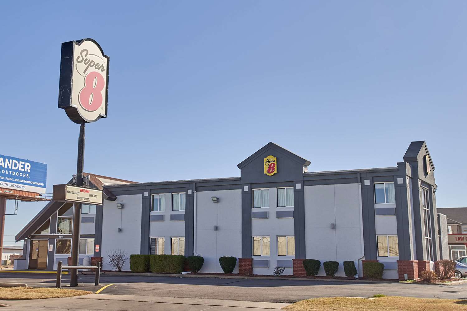 Super 8 by Wyndham Wichita Airport 2/47