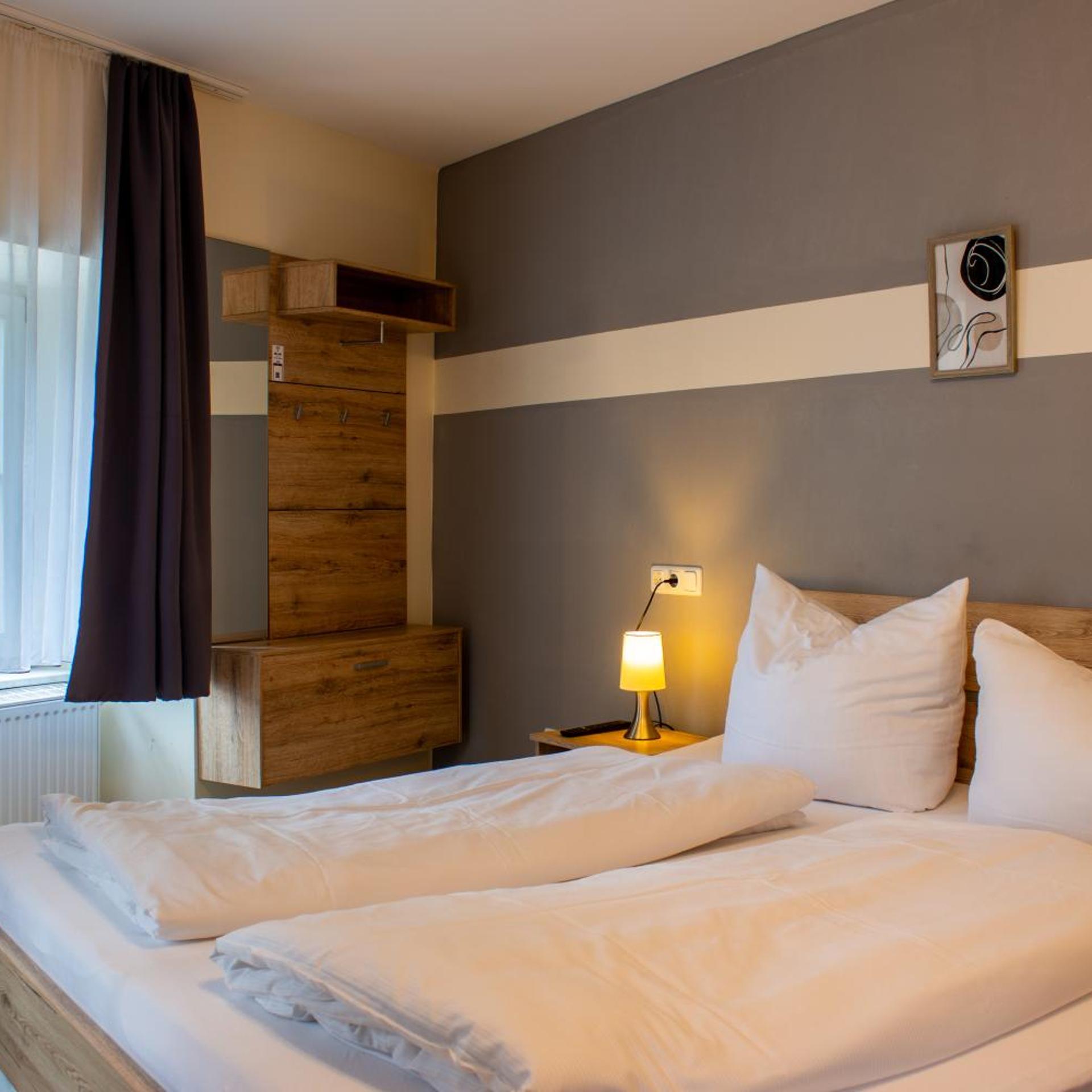 Economy, Double Bed