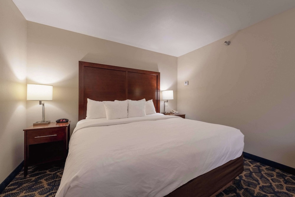 Comfort Inn Suites 26/75