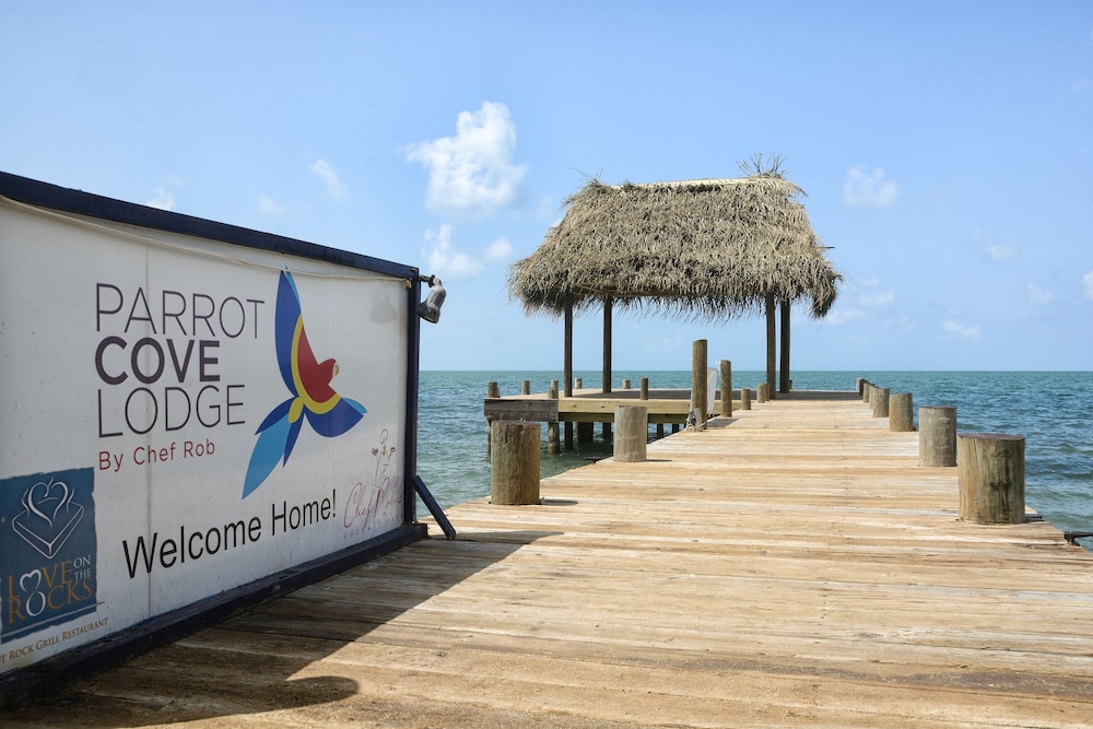 Parrot Cove Lodge 8/72