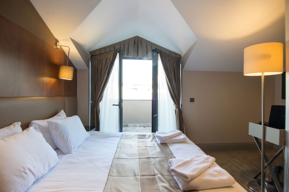 Gk Regency Suites Hotel 32/54
