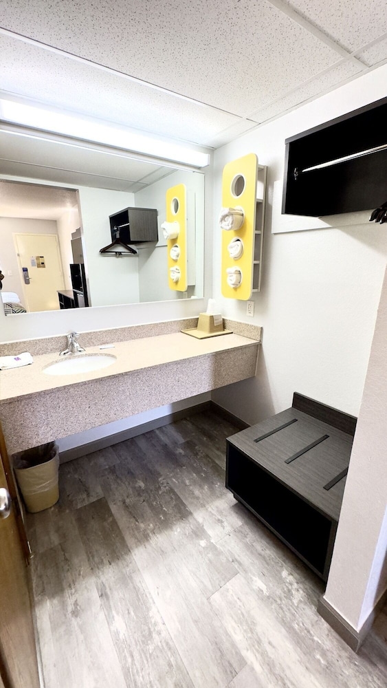Motel6 Dyersburg, TN 6/50