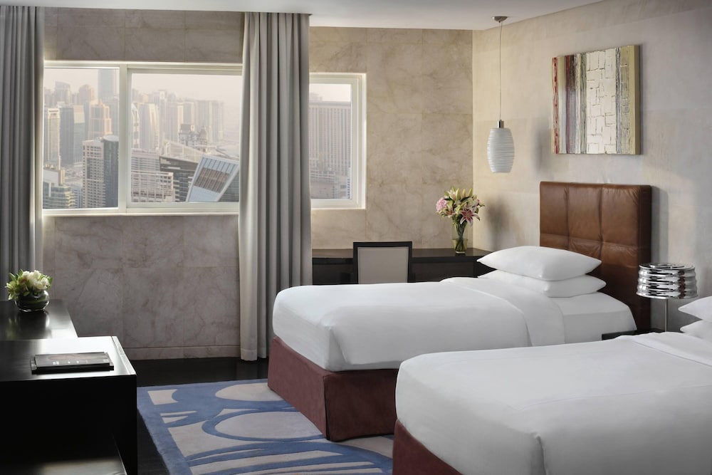 Dubai Marriott Harbour Hotel Suites 9/32