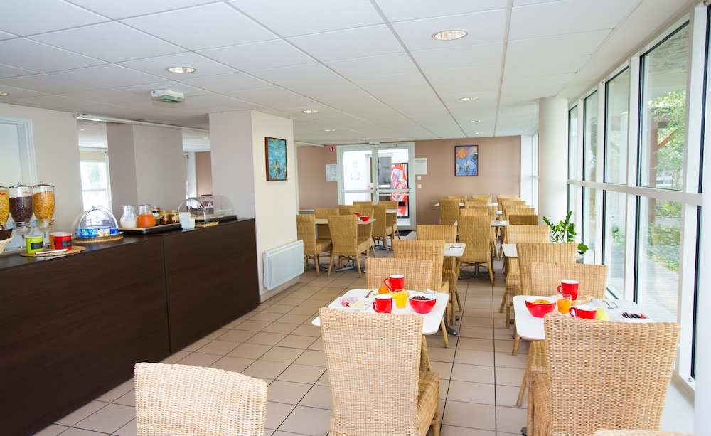 All Suites Appart Hotel Merignac 41/51