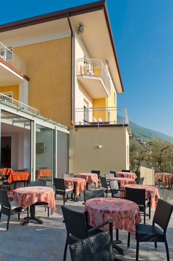 Hotel Augusta 26/48