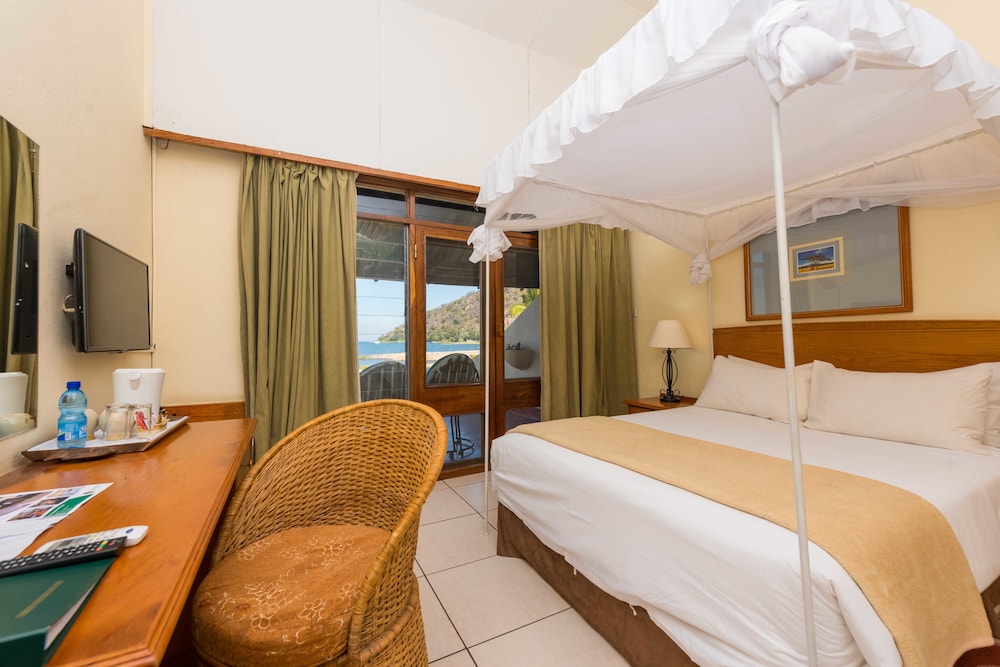 Sunbird Nkopola 21/67